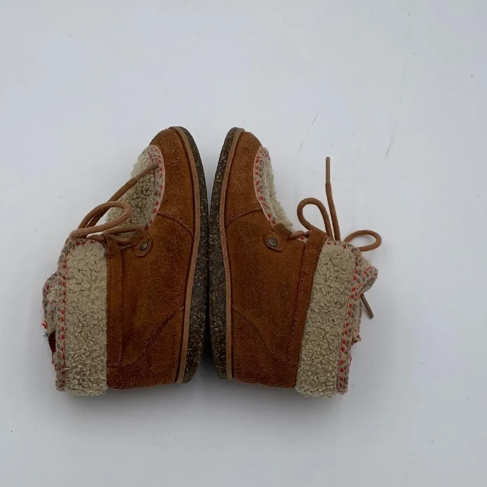 Zara Baby Tan and Cream Kids Boots fuzzy moccasin style boots size 22